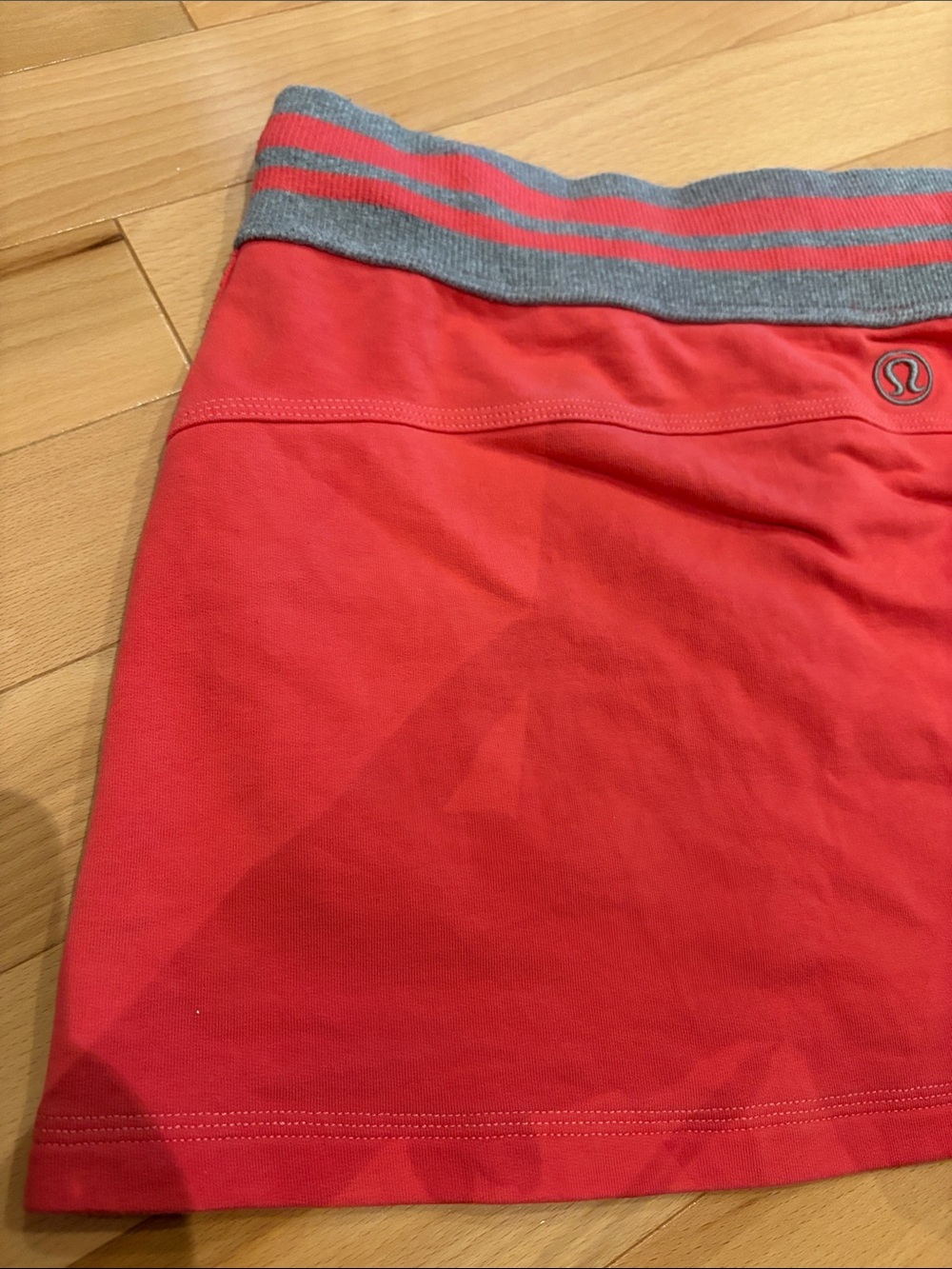 Lululemon Athletica Coral Pink Terry Mini Skirt with Gray Waistband - size 8 - Picture 14 of 16